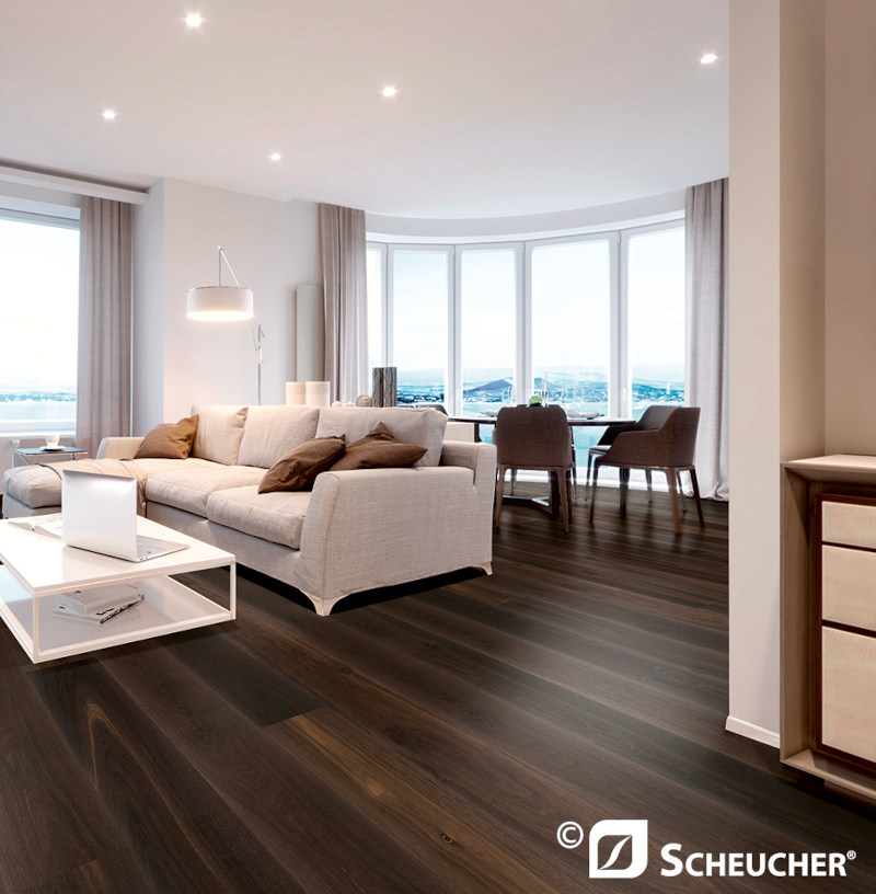 Raum mit dunklem Dielenboden aus Eichenholz - Foto: Scheucher